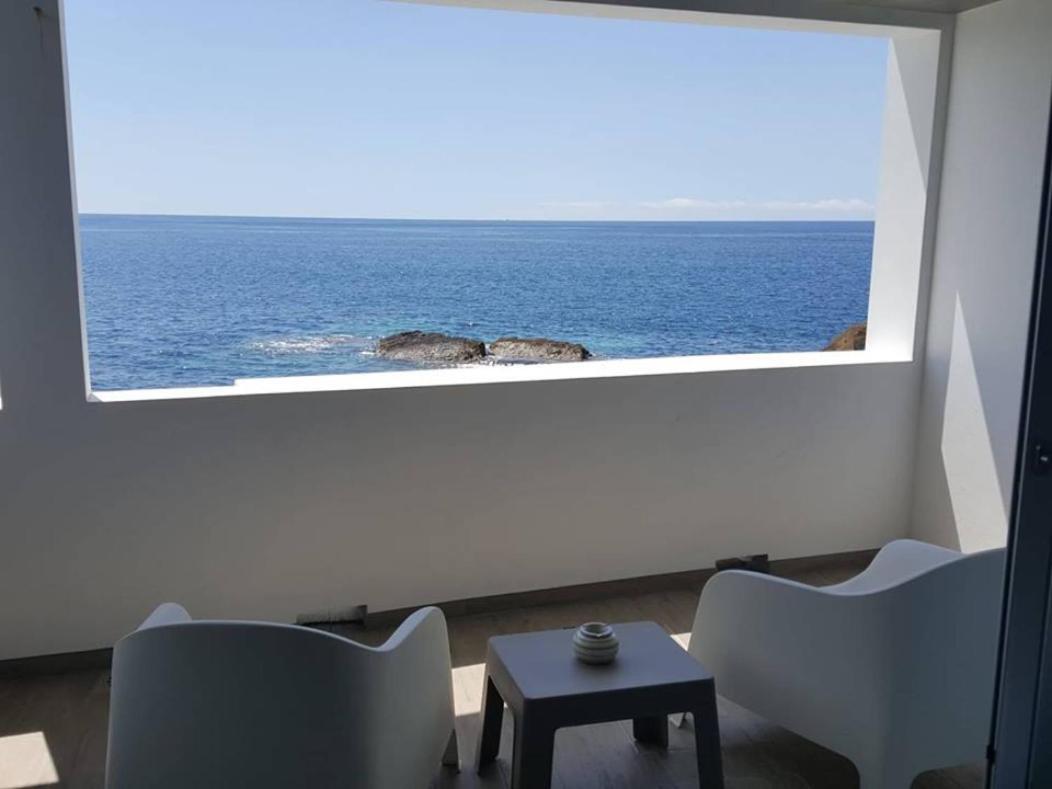 At Azores - Islet House